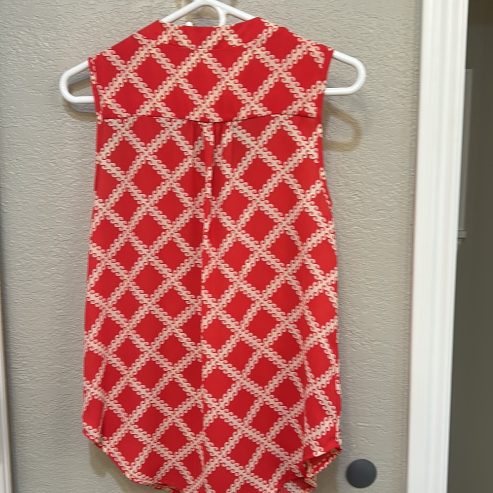 EUC Shalley Split Neck Sleeveless Blouse - Picture 5 of 5